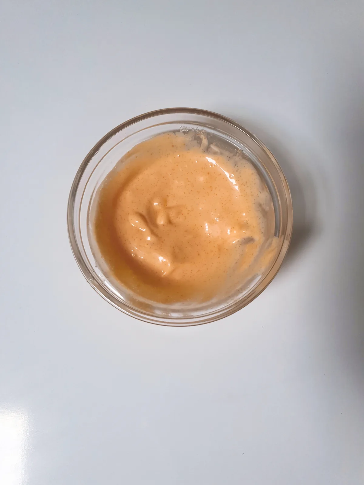 Mayonnaise sauce served with the baked chicken