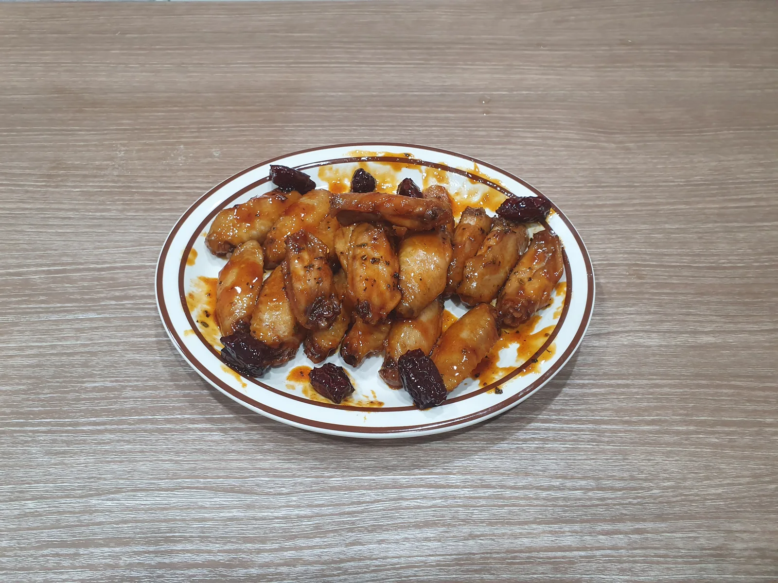 Chicken wings braised in gochujang sauce