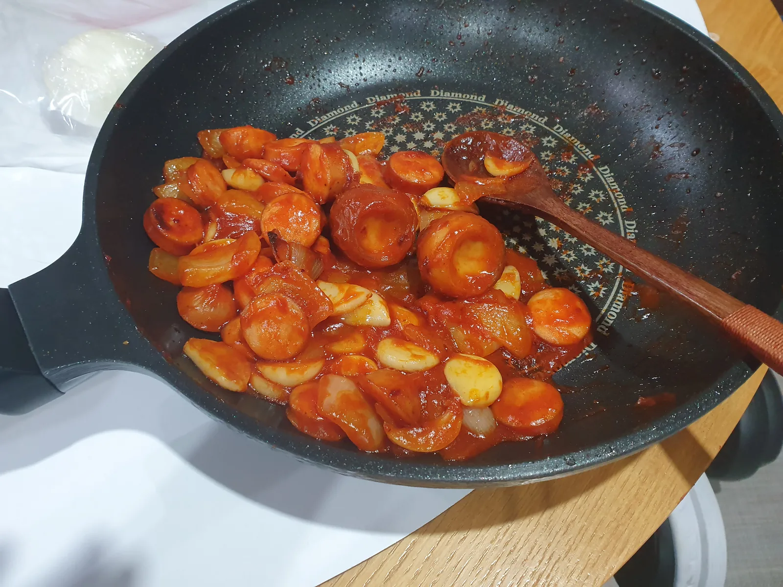 Sausage and vegetables stir-fried in ketchup