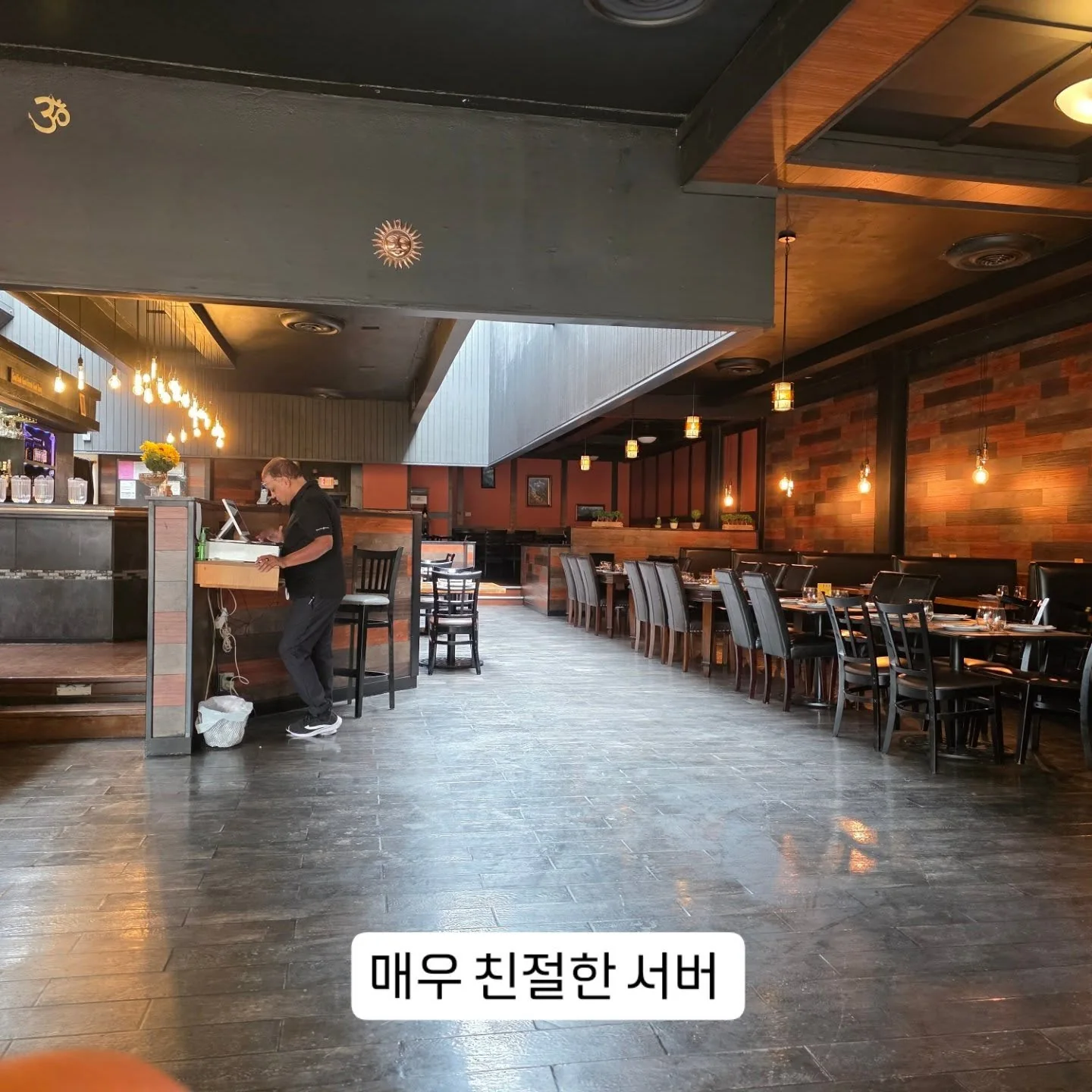 The dining room at Himalayan Chimney